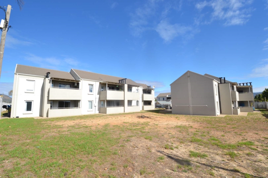 2 Bedroom Property for Sale in Klein Drakenstein Western Cape